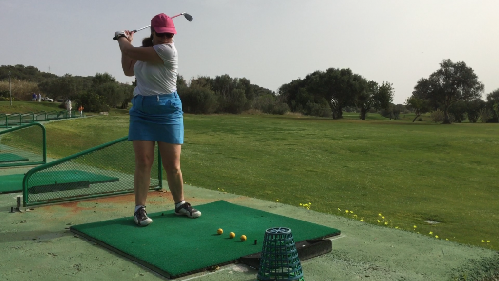 Golf Training: Erarbeiten von Fähigkeiten - mehrere Bälle schlagen
